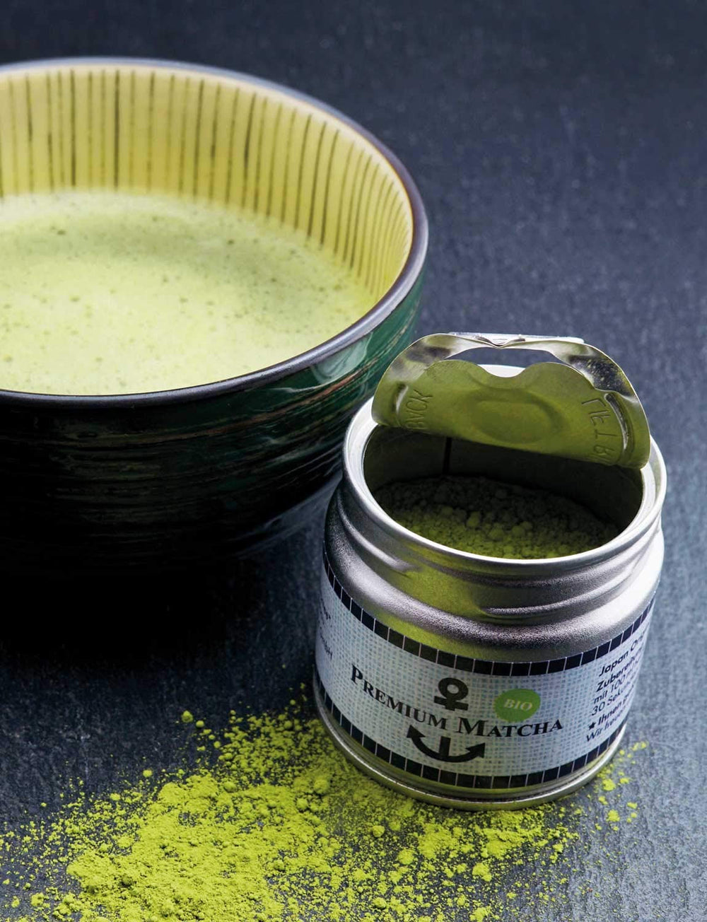 Matcha biologique de qualité supérieure du Japon, qualité cérémoniale, sans pesticides, poudre extra fine en boîte de 30 g, saveur de thé vert intense et délicate, convient pour latte, smoothie, qualité cérémoniale