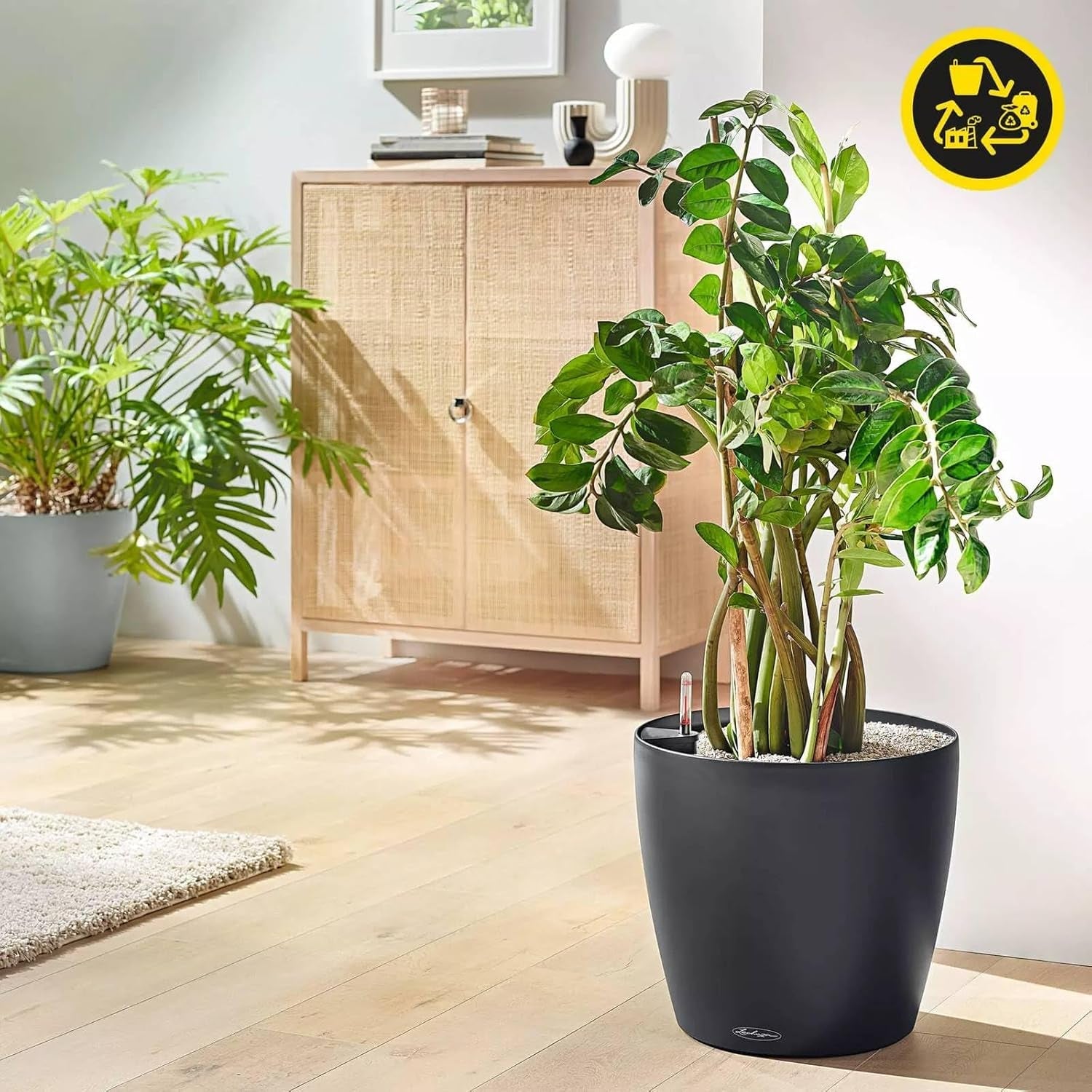 Jardinière LECHUZA Classico Couleur ECO 60 Gris Foncé | Jardinière avec système d'arrosage et indicateur de niveau d'eau | Fabriqué à partir de plastique 100 % recyclé | Finition mate | Ø60 x 55,5 cm | 18955