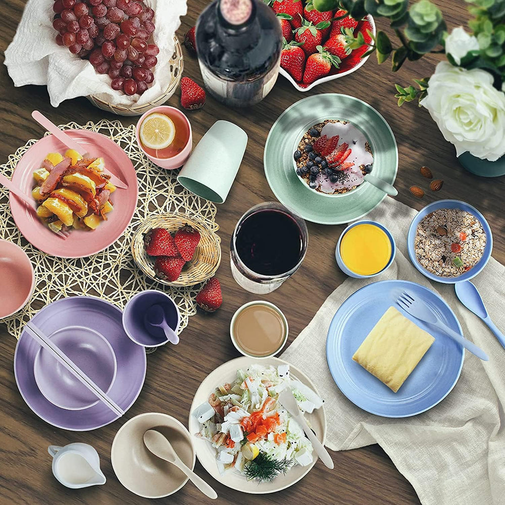 Ensemble de couverts de camping en plastique pour 4 personnes, réutilisables, indestructibles, assiettes, tasses, bols et couverts légers, respectueux de l'environnement, réutilisables, passent au micro-ondes et au lave-vaisselle