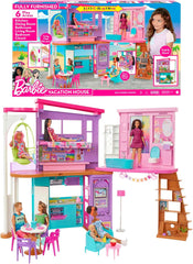 Maison de vacances Barbie (116 x 77,9 cm), maisonnette 6 places, entièrement meublée avec accessoires, meubles et ascenseur, pliable et rangement, poupée, cadeau pour enfants à partir de 3 ans, HCD50