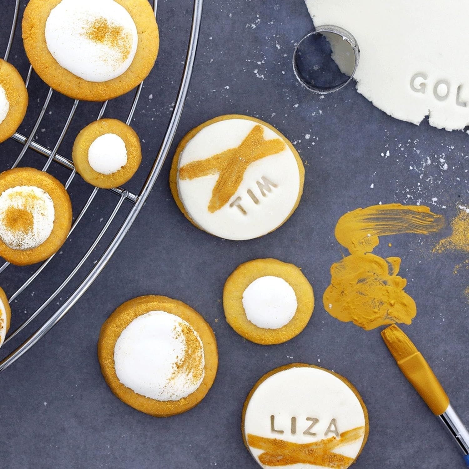 Günthart Backdecor Poudre d'or – Paillettes comestibles, poudre colorante alimentaire, paillettes pour boissons – Petites paillettes avec poussière d'or pour les amateurs de pâtisserie, 1 paquet (1 x 7 g)