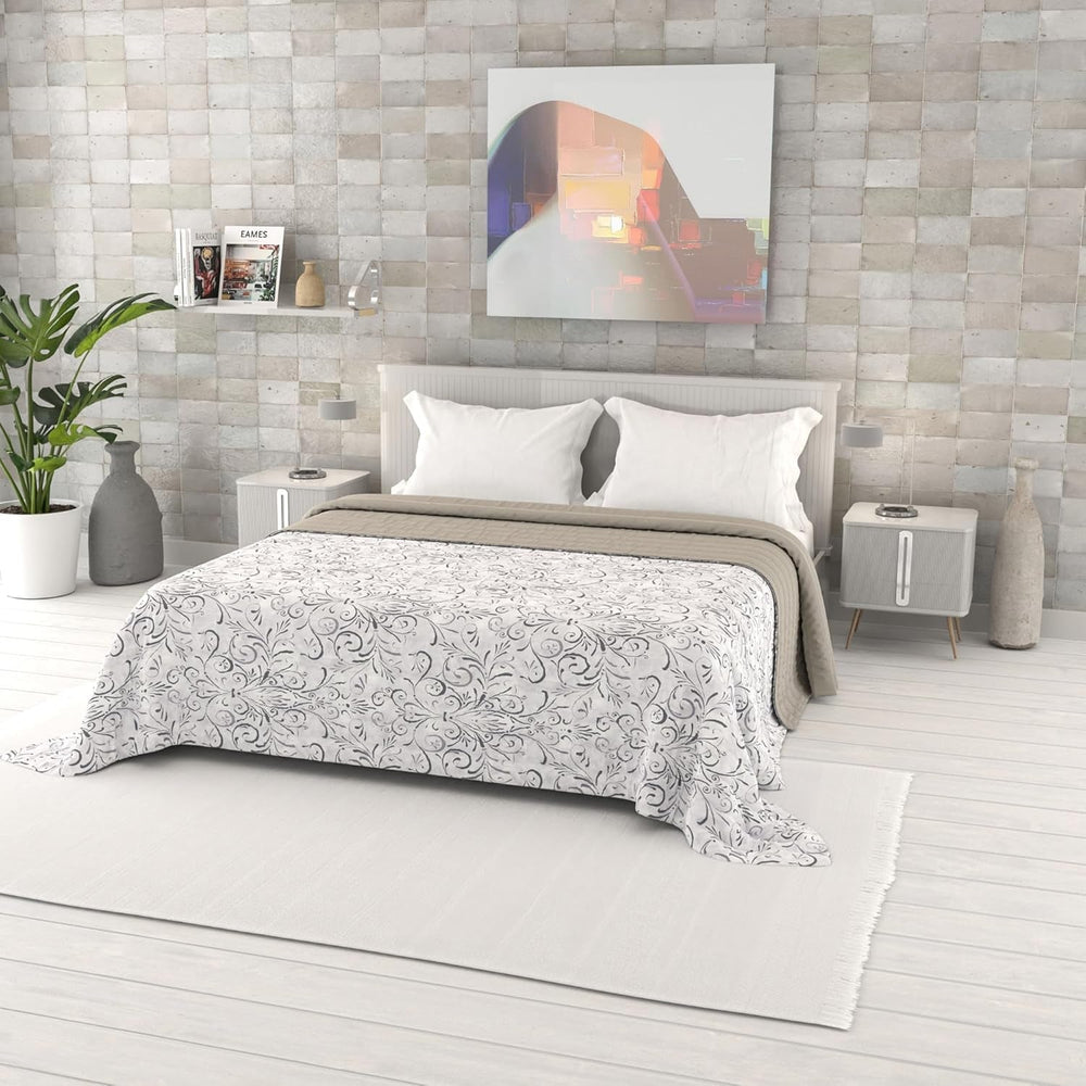 Couette d'été imprimée fantaisie, rembourrage en polyester, pétales, 260 x 270 cm.