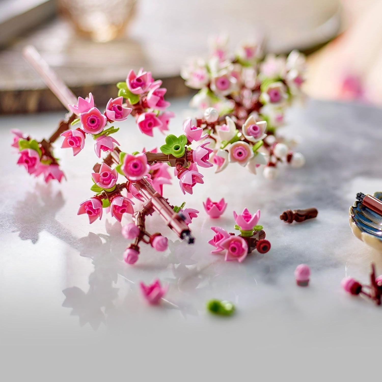 Fleurs de cerisier LEGO Botanicals - Fleurs artificielles à construire - Décorations de bureau pour enfants - Bouquet de fleurs à exposer - Cadeau pour femmes et hommes à partir de 8 ans - Botany Collection 40725 Jeux de construction Besuche den LEGO-Store