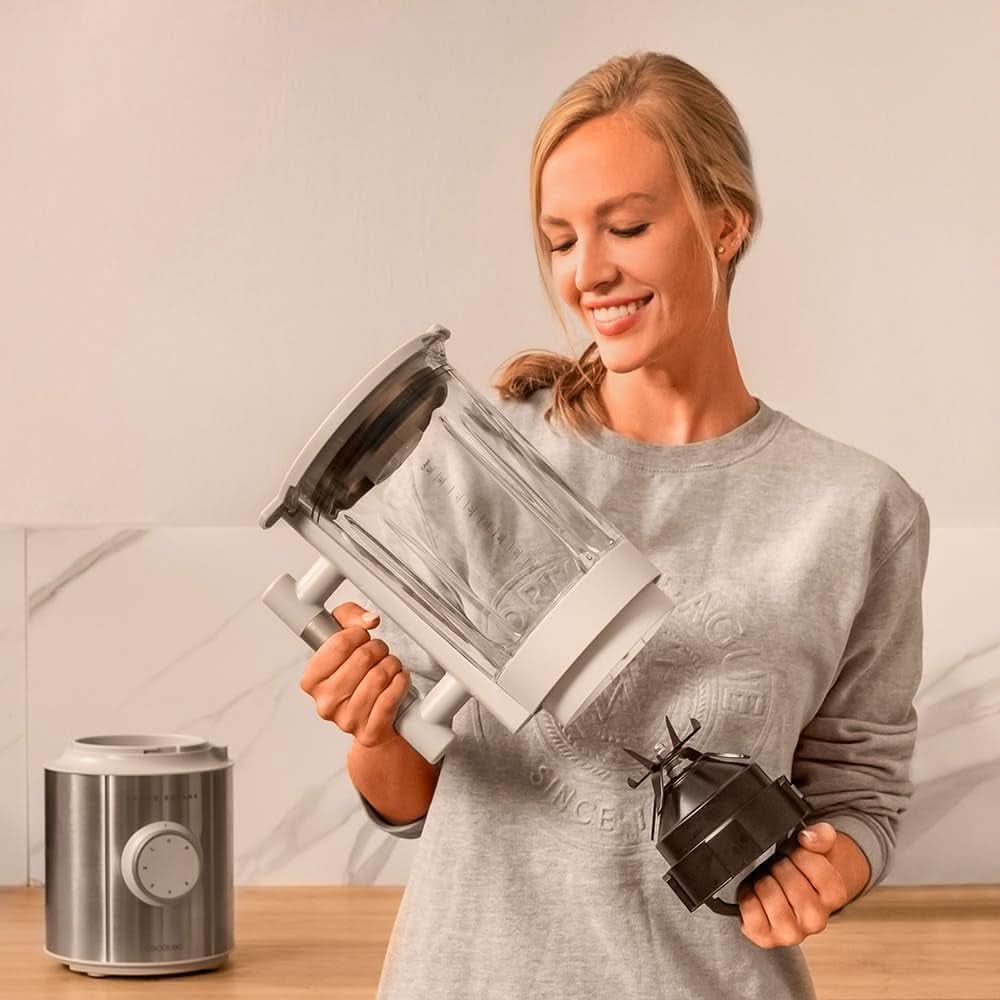 Cecotec Batteur sur socle Grand Katana 2700MAX Total Destroy W. Maximalleistung 2700W, Gegenläufige Technologie, 8-Klingen-Messer Mit Schwarzer Titanbeschichtung, Thermoresistenter Krug 1.8L Mother and Child Naty Shop