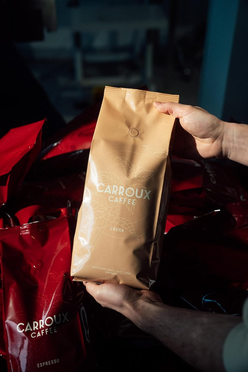 CARROUX Crema grains de café entiers (1 kg) - Grains de café haut de gamme de Hambourg - Fraîchement torréfiés de manière traditionnelle