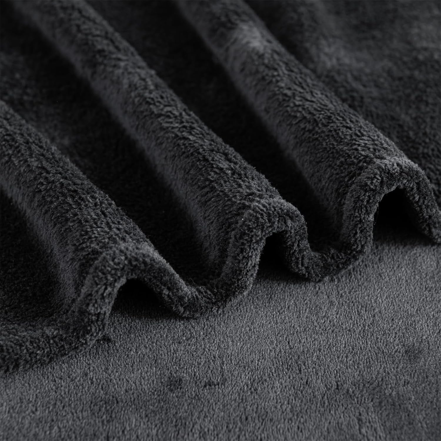 Good Nite Couverture douillette et moelleuse pour lit, canapé, couverture de vie XL, couverture polaire 150 x 200 cm, noire, douce et chaude, couverture moelleuse pour lits et couvertures Good Nite