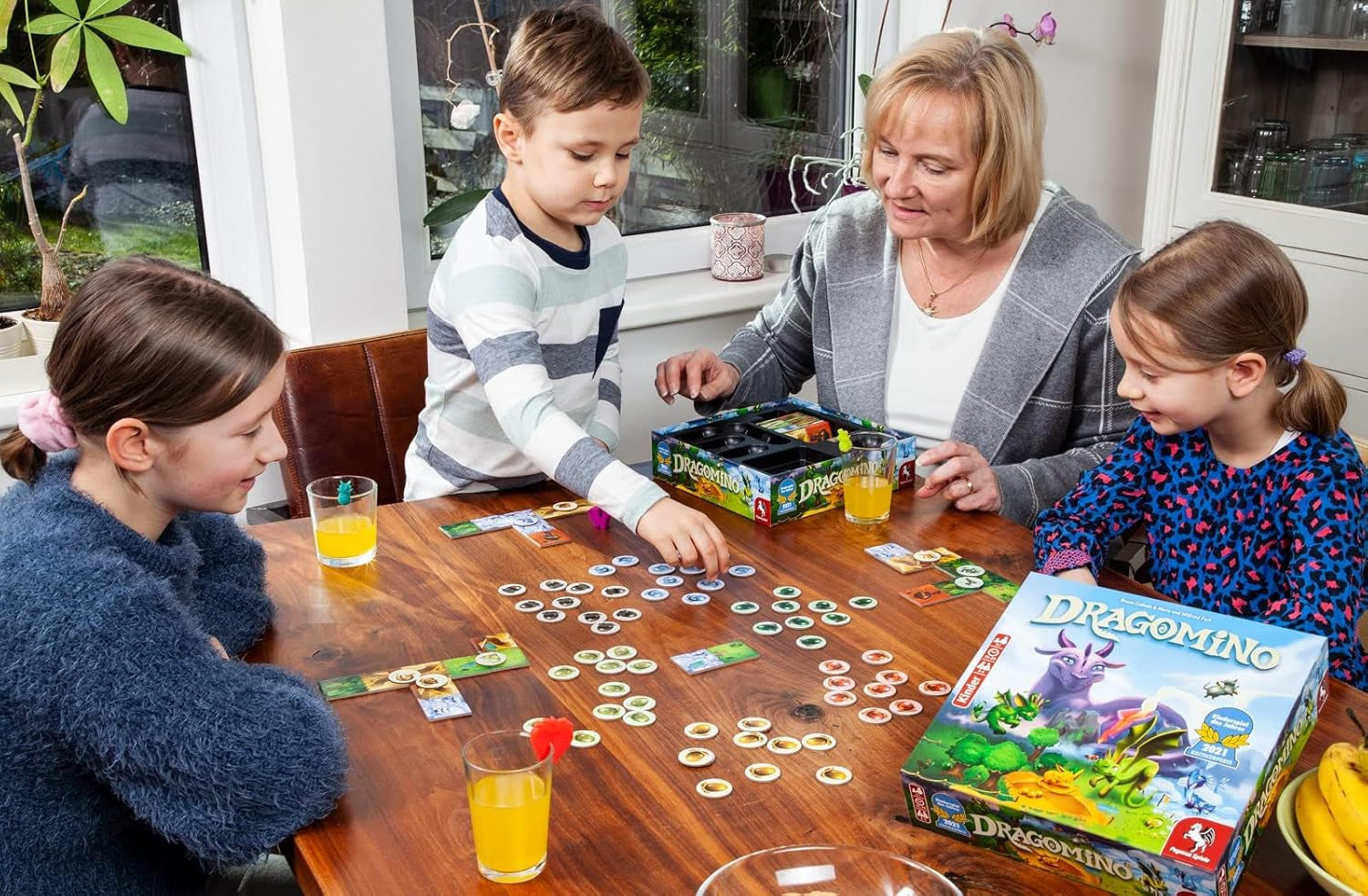 Pegasus Spiele 57111G - Dragomino *Jeu pour enfants de l'année 2021*, multicolore