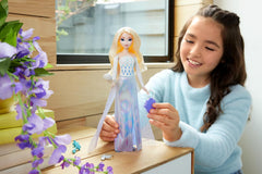 Mattel Disney The Ice Queen Elsa Fashion Doll Set, Spin & Reveal avec 11 surprises, dont 5 accessoires, 5 autocollants et une scène de jeu, inspirée du film Disney, HTG25 Naty Shop Dolls