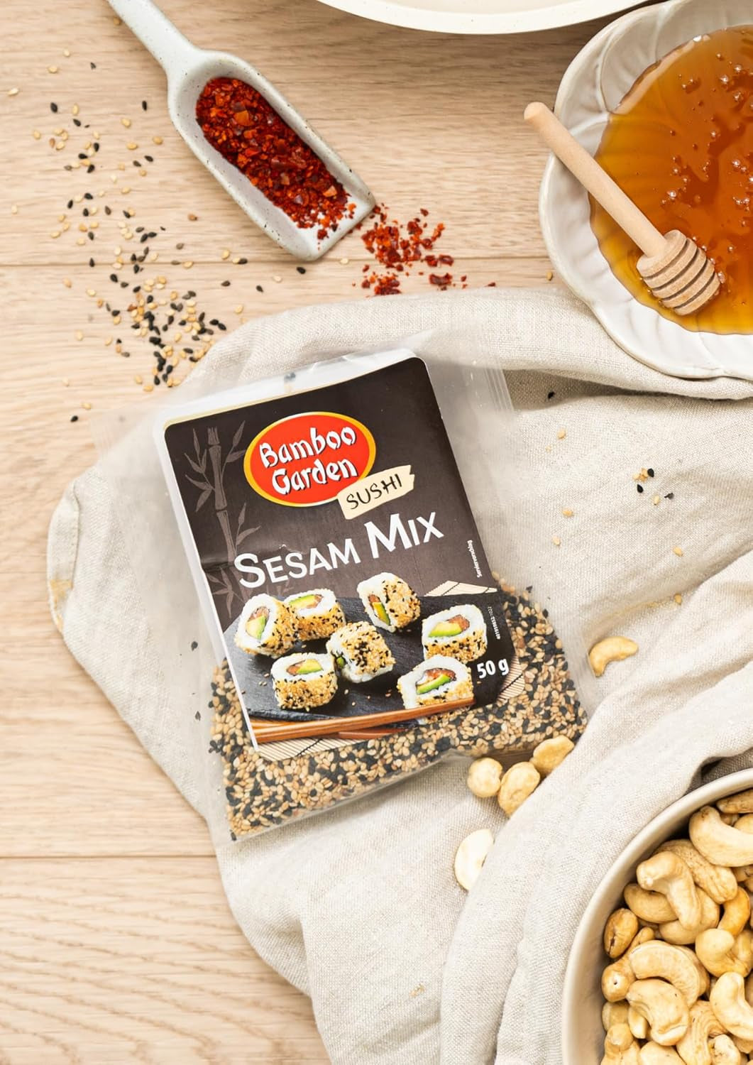 Bamboo Garden - Sushi Sesame Mix, Idéal pour la préparation de Sushi de toutes sortes, également délicieux comme Topping pour divers plats, en Muesli ou Porridge, 1 x 50 g