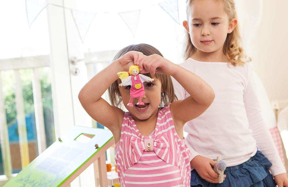 Hape Doll Family Ensemble familial de poupées primées Accessoire de maison de poupée en bois unique Jeu fantastique 6 membres de la famille de poupées Naty Shop Dolls