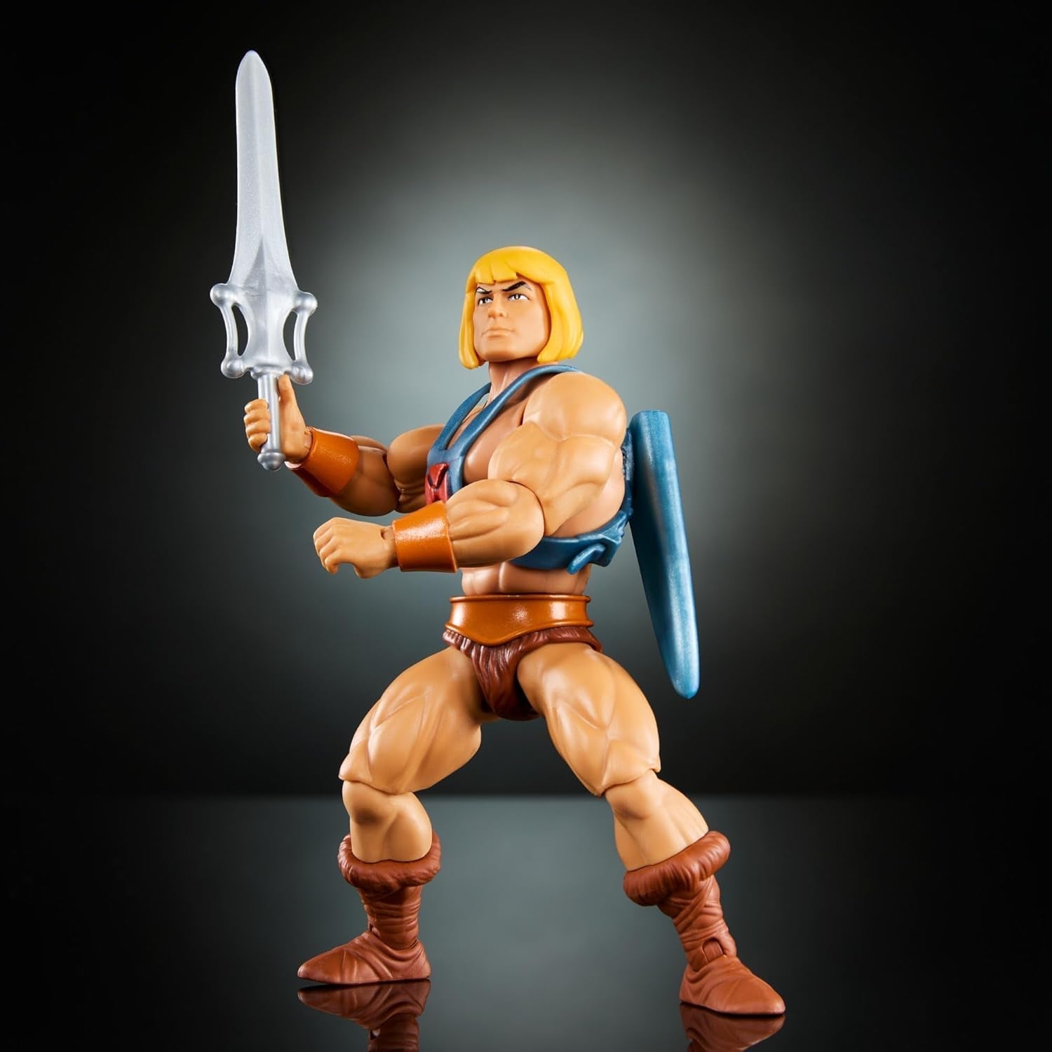 Jucărie Masters of the Universe Origins, He-Man figurină de acțiune din colecția de desene animate, la scară reală, aprox. 14 cm înălțime, erou cu armură, 2 săbii și mini benzi desenate, HYD17 Action figures Naty Shop