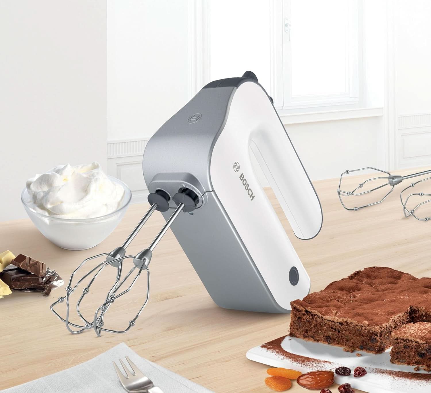 Bosch Handrührer Styline MFQ4835DE, 2X2 Rührbesen, 2 Edelstahl-Nethaken, Spülmaschinengeeignet, 575 W, Blanc Cuisine Naty Shop