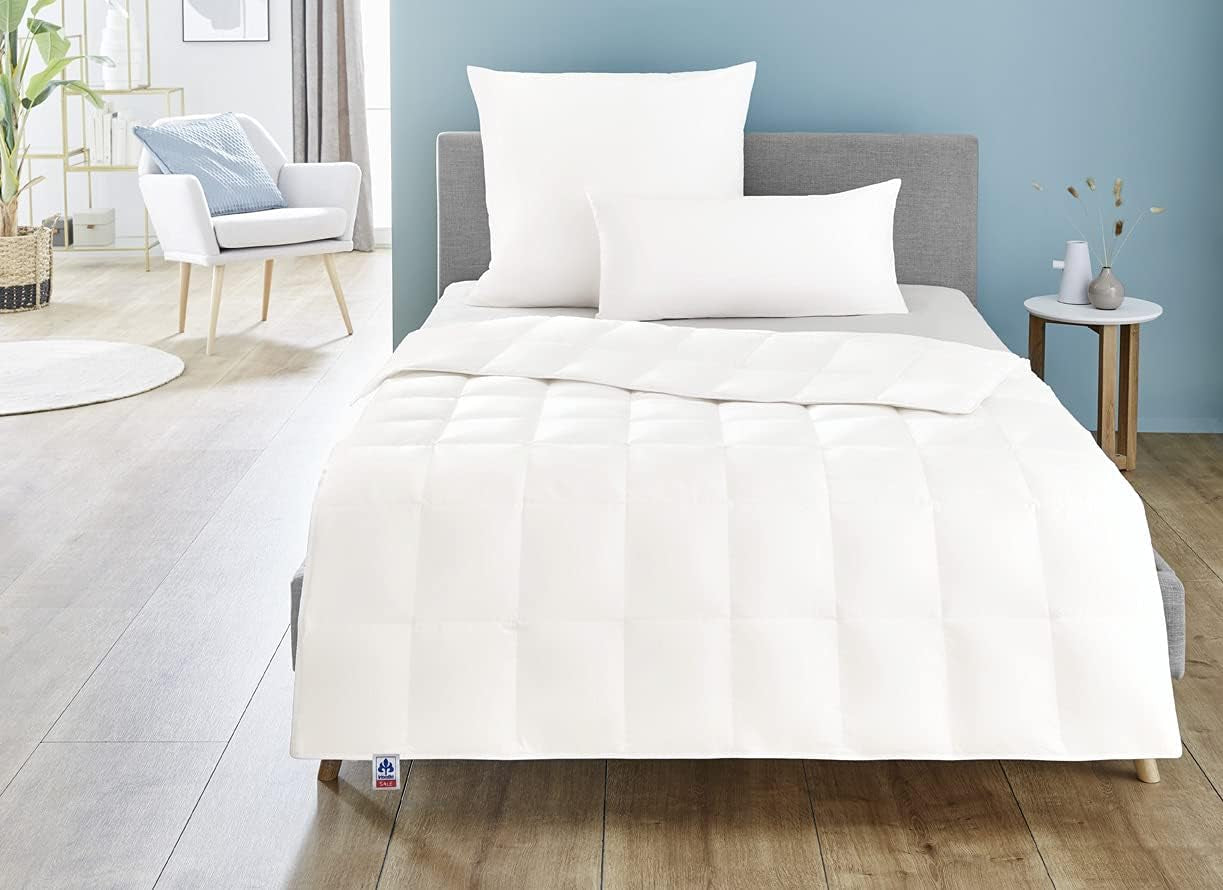 Couette en duvet Irisette Nora Couette d'été légère avec housse 100% coton, garnissage 100% duvet classe I, 135 X 200 cm, certifiée Oeko-Tex, produite selon la norme de qualité allemande Couettes et couettes Naty Shop