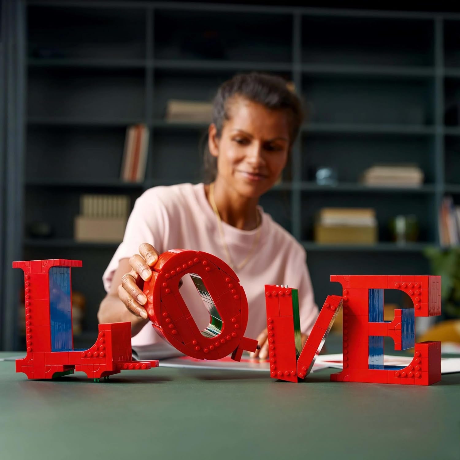 LEGO Art Love, set de construcție pentru adulți, decorațiuni pentru casă, cadou de Ziua Îndrăgostiților și Ziua Mamei, cadou pentru femei și bărbați, activitate creativă pentru iubitorii de artă și design 31214 Seturi de constructie Besuche den LEGO-Store