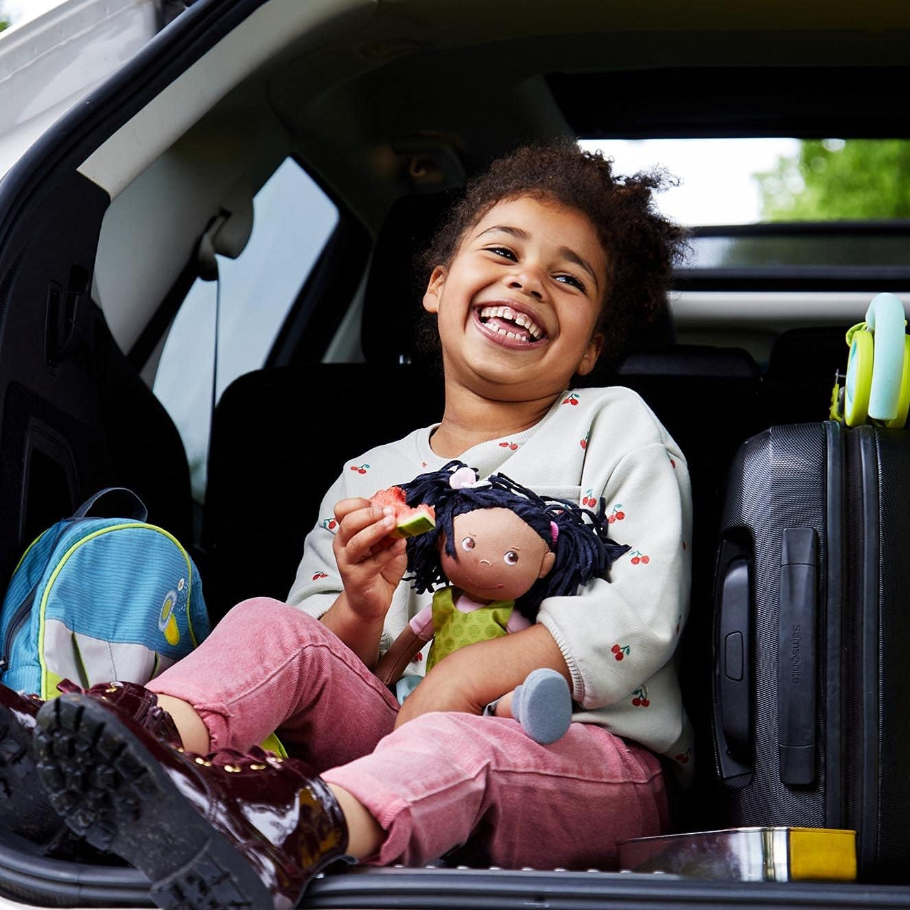 HABA 304576 - Poupée Cari, 30 cm, Poupée douce et en tissu pour enfants à partir de 18 mois, avec vêtements amovibles et cheveux longs