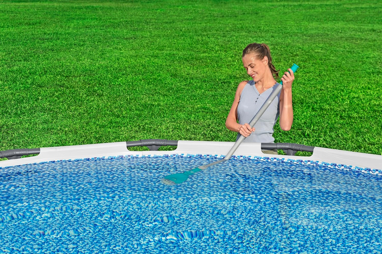 Aspirator de piscină cu baterii Bestway AquaTech 150 cm