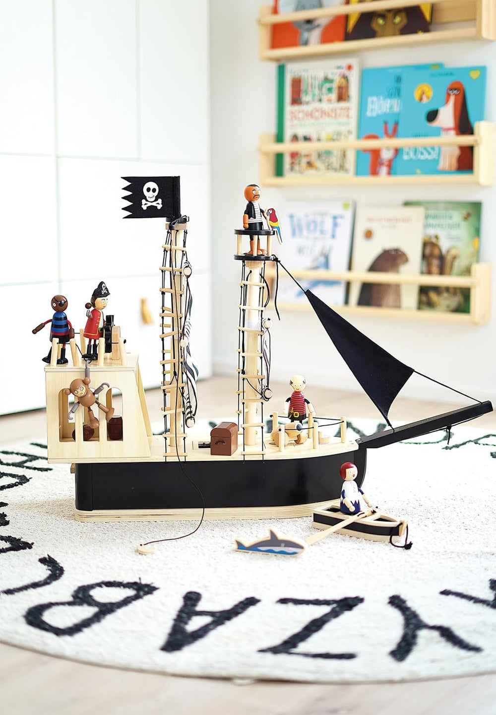 small foot Biegepuppen Piraten Figuren aus Holz, 5 Piraten und 1 Affe, detailreich und flexibel, ab 3 Jahren, 12412