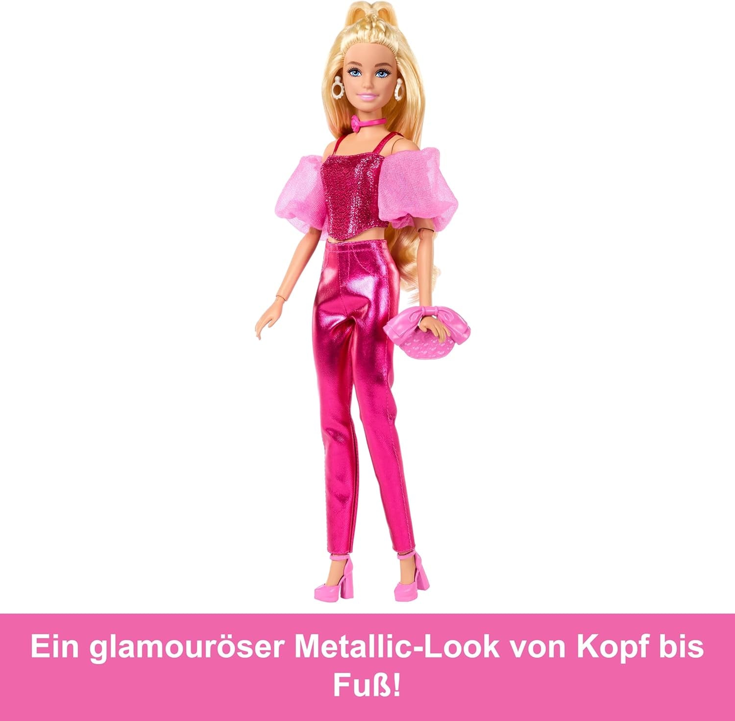 Păpușa Barbie Deluxe Style #5 într-o ținută roz metalizată, blondă, cu un top cu corset strălucitor și pantaloni strălucitori, cu accesorii precum un colier roz și o geantă de mână, JFP40