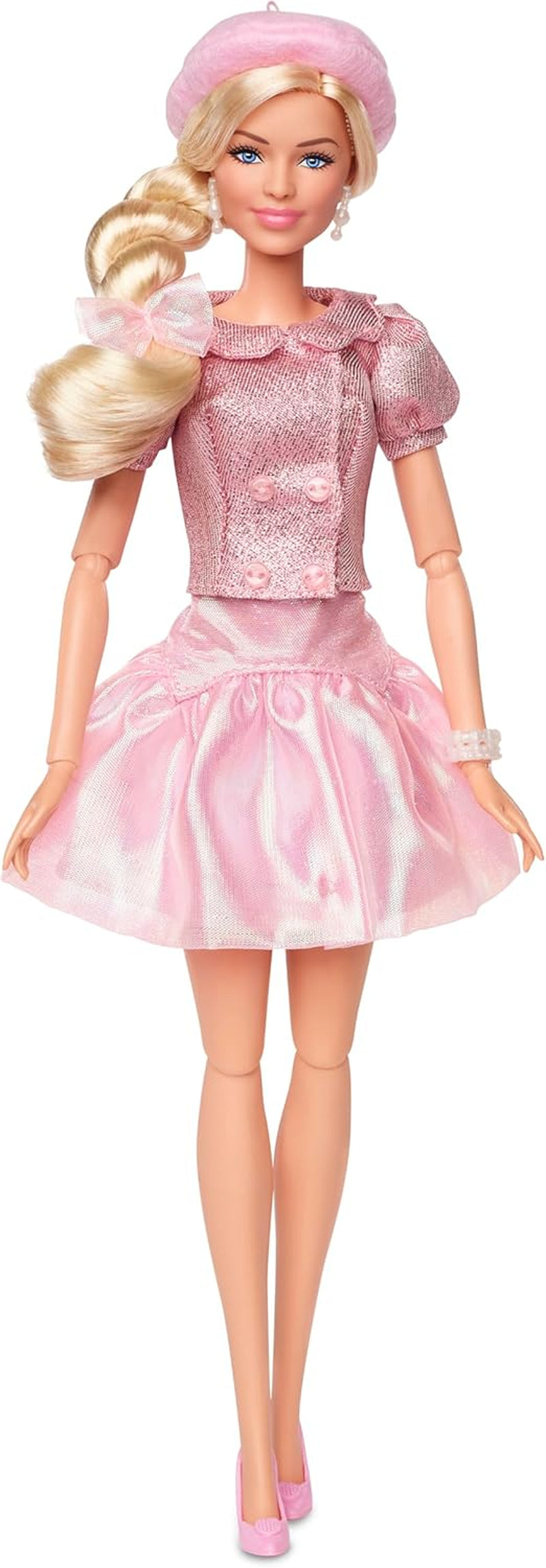 Barbie Le film basé sur le film Margot Robbie en tant que figurine de collection Barbie en chemisier rose et jupe en tulle avec coiffure stylisée et bijoux assortis JBJ53