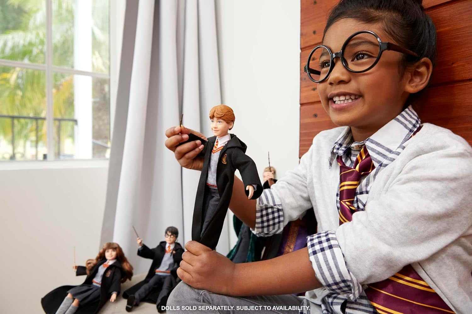 Mattel Harry Potter - Ron Weasley Sammlerpuppe (ca. 26 cm) mit Hogwarts-Uniform, Gryffindor-Robe und Zauberstab, Spielzeug ab 6 Jahren FYM52
