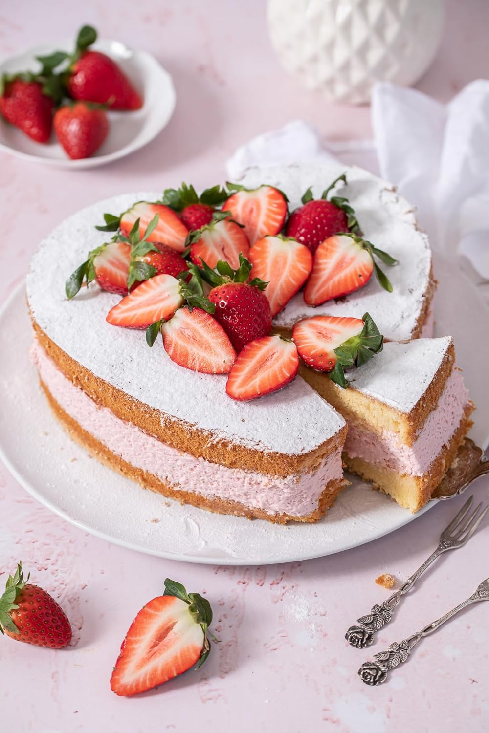 RUF Biskuit Teig, Backmischung Für Einen Saftigen Biskuitteig, Gelingsicher Und Schnell Zuberitet, Zur Herstellung Von Biskuitrollen, Biskuitkuchen or tortenboden, 1 X 250G Naty Shop