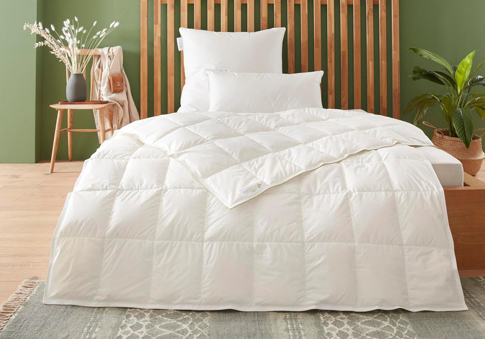 Couette chaude Badenia Trendline Eco avec 90% duvet et 10% plumes classe I, 135 X 200 cm, blanche, certifiée Oeko-Tex, produite selon la norme de qualité allemande Couettes et couettes Naty Shop 135 X 200 Cm Couverture d'été légère