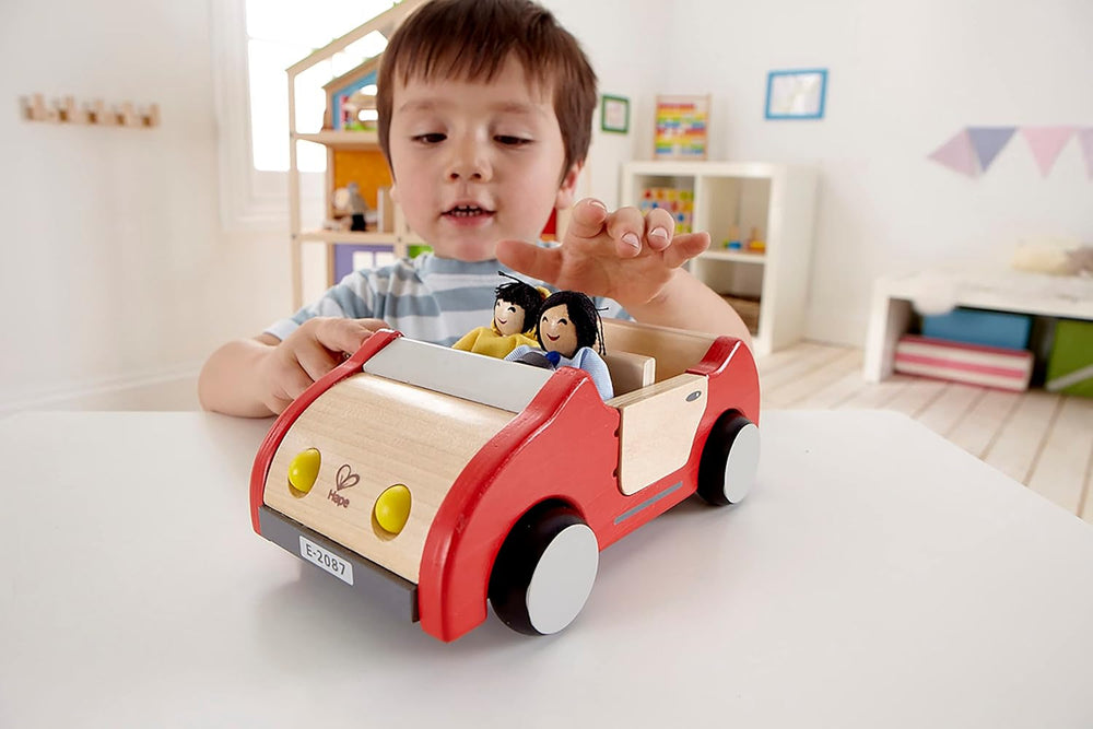 Hape Doll Family Ensemble familial de poupées primées Accessoire de maison de poupée en bois unique Jeu fantastique 6 membres de la famille de poupées Naty Shop Dolls