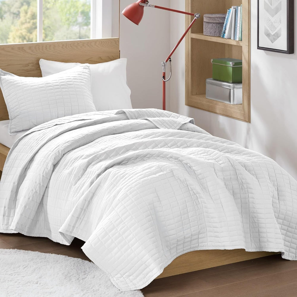 Comfort Spaces Kienna Parure de lit de luxe à double point - Couverture d'été légère et douce toute l'année - Taie d'oreiller assortie - Blanc - Couverture king size (264,2 x 228,6 cm) Naty Shop Quilts & Quilts Garden Blanc/Opulent Couette Twin/Twin XL (66"X90")