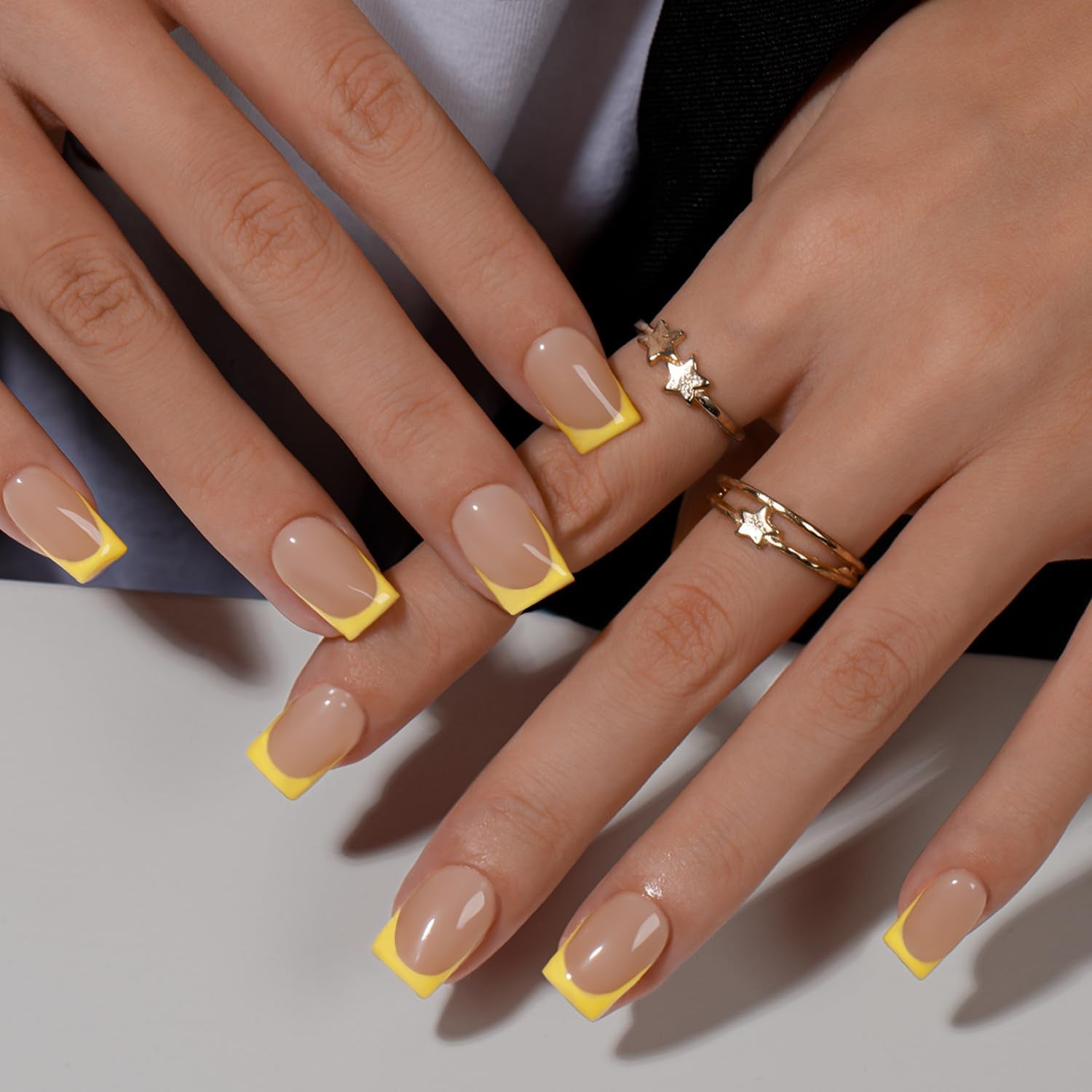 Faux ongles à pointe française courte – 30 pièces d'ongles noirs à coller sur des ongles carrés courts, faux ongles à pointe française avec colle, ensemble d'ongles artificiels carrés pour femme