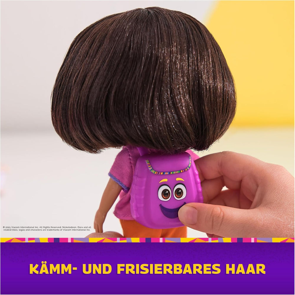 DORA - Poupée Best Friend - Taille 22 cm, avec cheveux coiffables, cartable et bottes de singe, connue de la populaire série télévisée, pour les enfants à partir de 3 ans