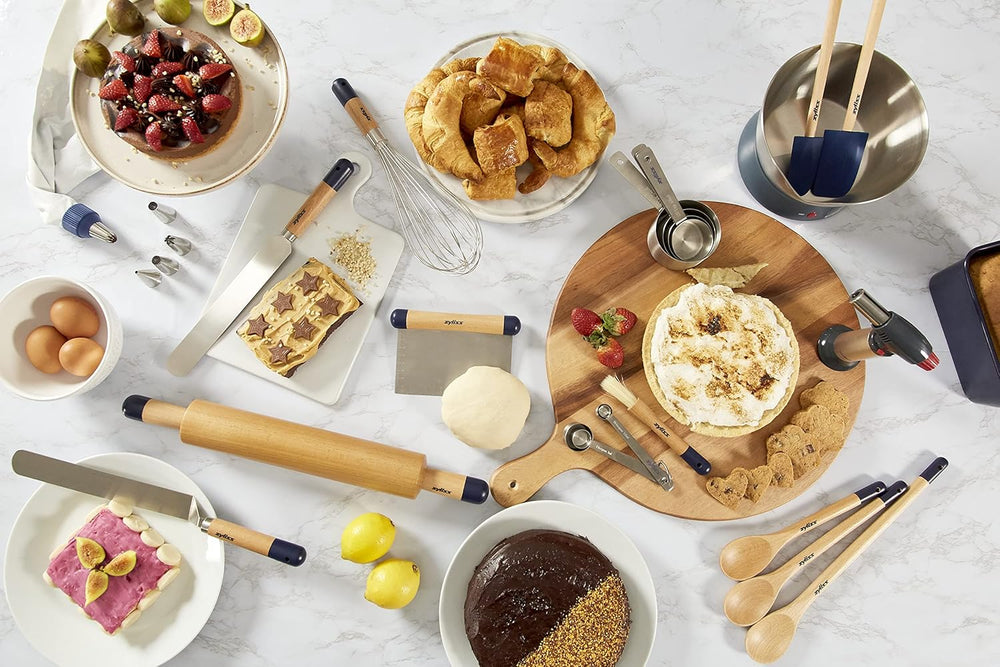 Zyliss E980212 Rouleau à pâtisserie, 47 cm, bois/silicone, pour gâteaux roulés/pizza/pâtisserie/pâte/mélanges, bois d'origine responsable, poids garantissant un roulement uniforme