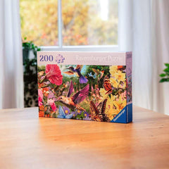 Ravensburger Puzzle 12001369 - Colibris et papillons - Puzzle 200 pièces pour personnes âgées et seniors avec de plus grandes pièces de puzzle, une poignée, un grand modèle d'image et une base de puzzle Puzzle Naty Shop