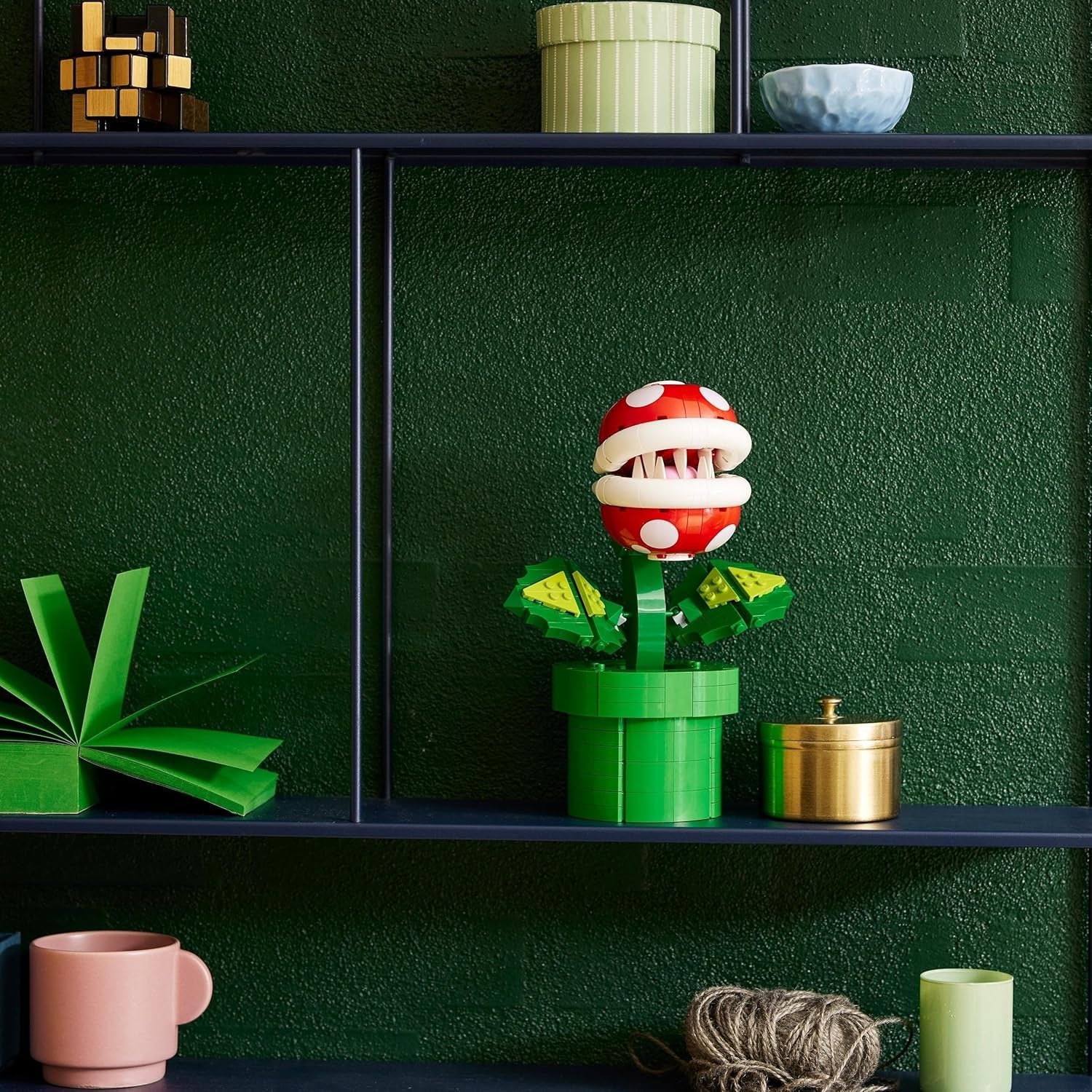 Lego 71426 Super Mario Piranha-Pflanze Set, bewegliche Figur mit Pfeife und 2 Münzelementen, Modellbausatz für Erwachsene zum Bauen, Schlafzimmer-Deko, Geschenk für Männer, Frauen und Jugendliche