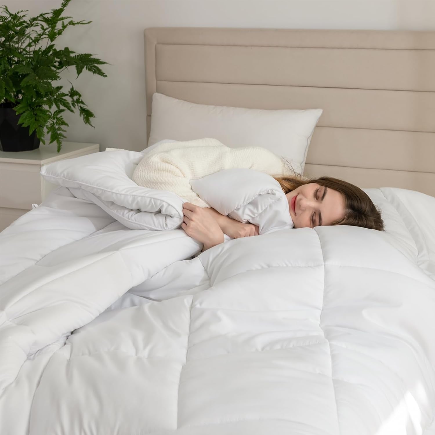 Good Nite Couette d'hiver 200 x 200 cm 460 g/m² chaude pour literie d'hiver, couette remplie de polyester, couverture de couchage blanche en microfibre 200 x 200 cm Naty Shop