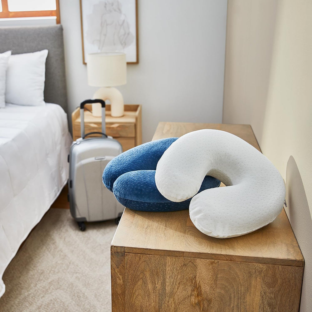 Pikolin Home - Pernă cervicală vâscoelastică pentru călătorii cu fermitate redusă, respirabilă și cu husă lavabilă cu fermoar.