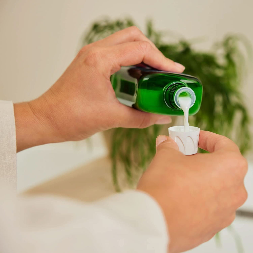 WELEDA, cosmétique naturelle Essence de Bain Bio aux huiles essentielles d'épicéa et de sapin argenté pour la détente et le soin, additif de bain pour la force intérieure, 200 ml Douche et bain Naty Shop