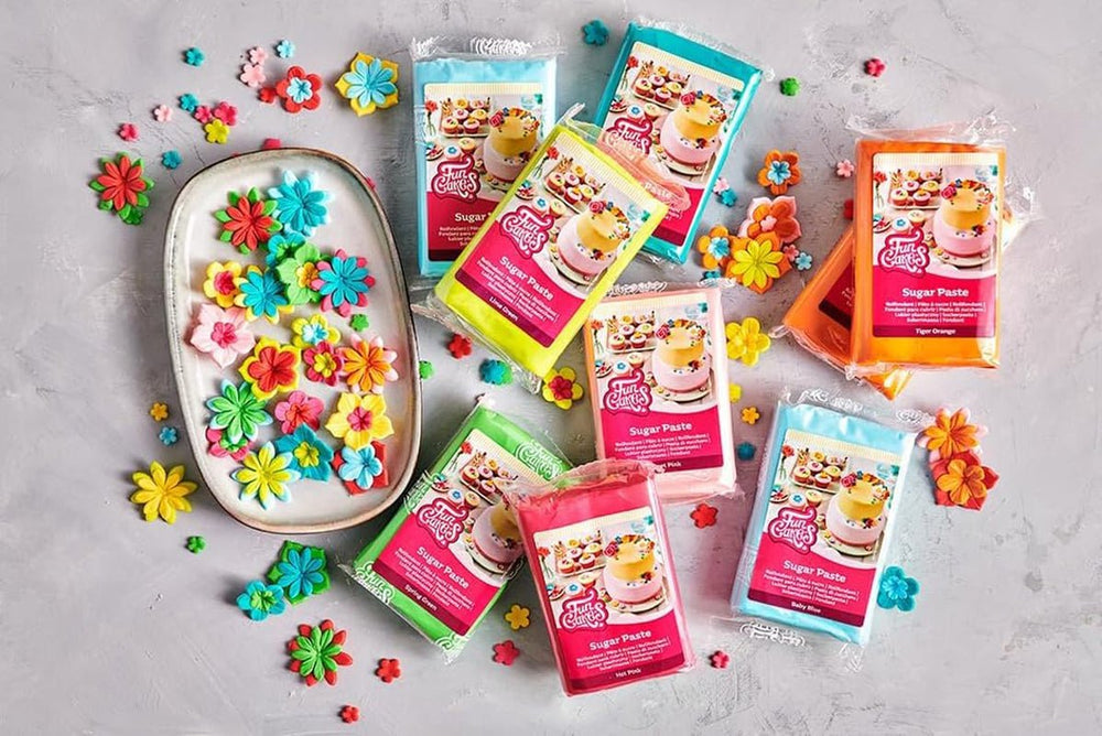 Fondant roulé beige naturel FunCakes : facile à utiliser, lisse, flexible, doux et pliable, parfait pour décorer des gâteaux, halal, casher et sans gluten, 250 g de pâte à sucre Naty Shop