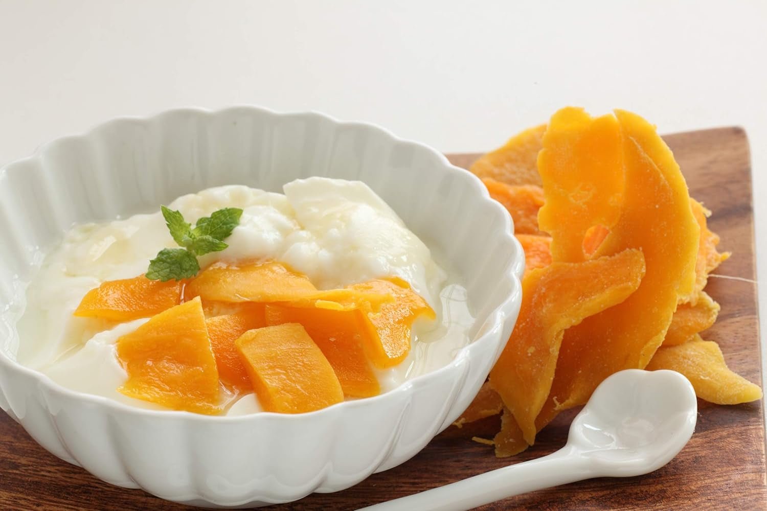 Mangue séchée Howa - fruits secs de qualité biologique, naturels et sans soufre - idéal pour cuisiner, pâtisserie ou comme collation saine - tranches de mangue - sans sucre - 1000 g de produits déshydratés Naty Shop