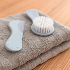 Suavinex 3162384 Peigne avec brosse, bleu Enfant - Bain et Soin Naty Shop