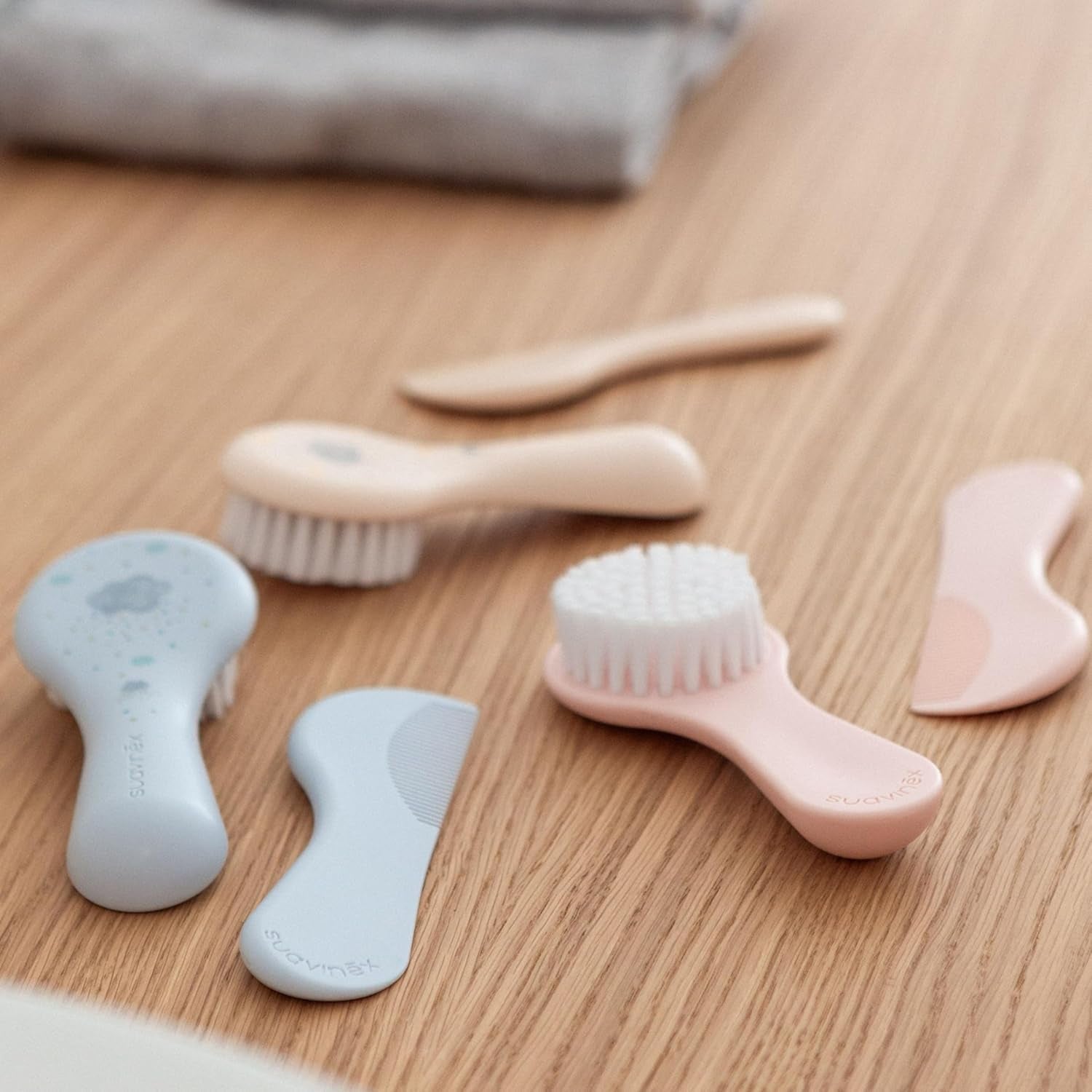 Suavinex 3162384 Peigne avec brosse, bleu Enfant - Bain et Soin Naty Shop