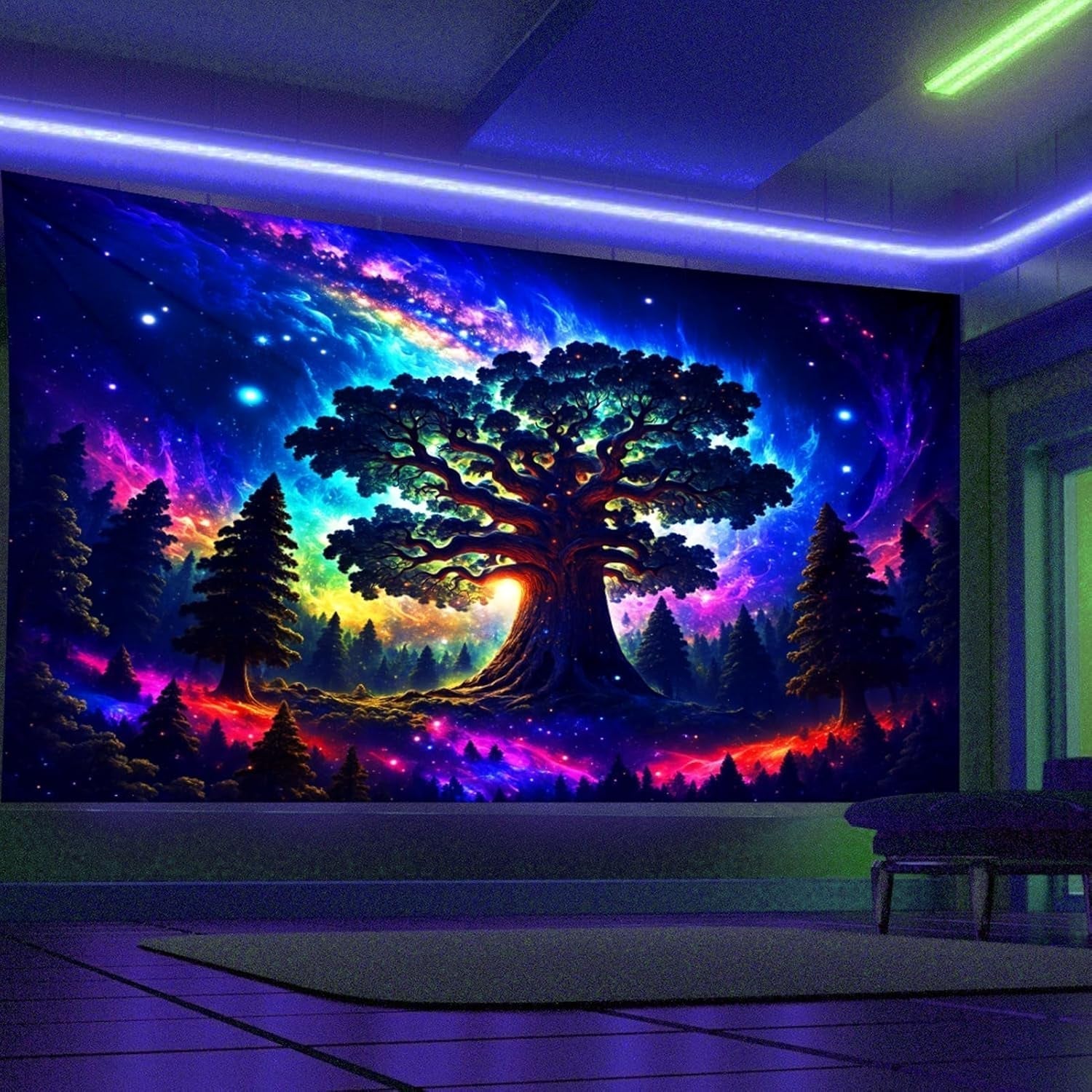 Tapisserie lumière noire forêt psychédélique nature arbre étoiles galaxie Maison - Accessoires et Décorations Naty Shop
