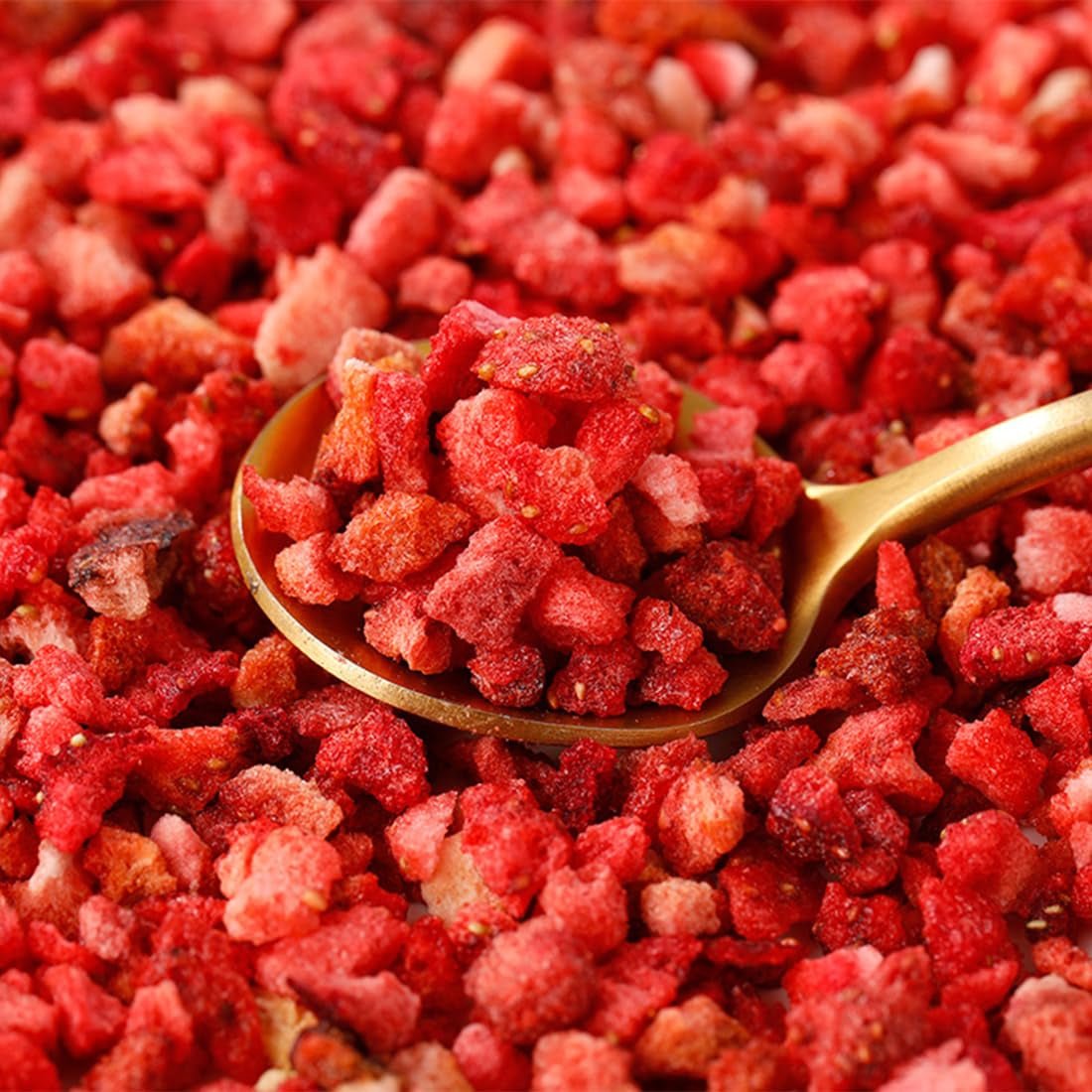 Fraises lyophilisées ULTHMOK 180 g - sans additifs, fraises concassées en boîtes pratiques Produits déshydratés Naty Shop